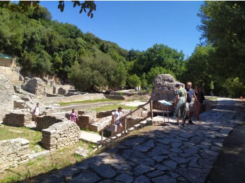 Butrinti destinacion i mijëra turistëve vendas e të huaj