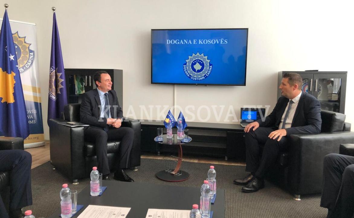 Nis takimi i Kurtit e Muratit me drejtorin e Doganës
