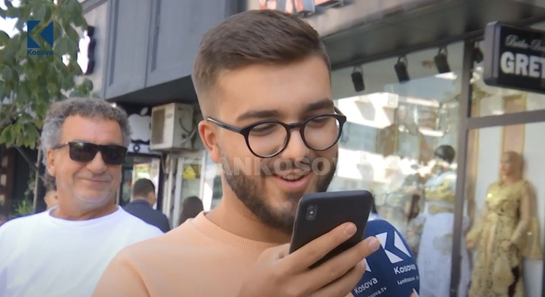 Mërgimtari ia shpreh dashurinë simpatisë së tij në ‘’Hallakamë të verës’’, fiton aparat të kafes (VIDEO)