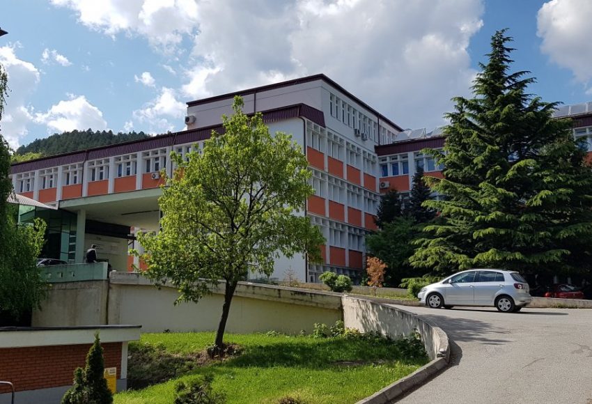 Pejë: Dërgohet pa shenja jete një grua në spital