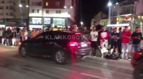 Suharekasit festojnë për fitoren e FC Ballkanit (VIDEO)