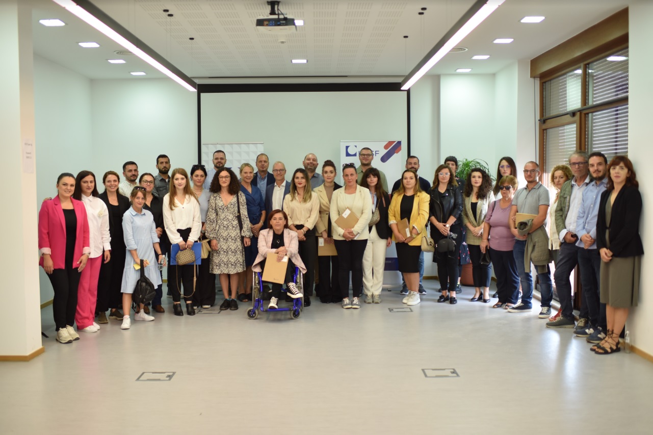 Pesëmbëdhjetë organizata përfitojnë grante nga programi EJA Kosovë i KCSF-së