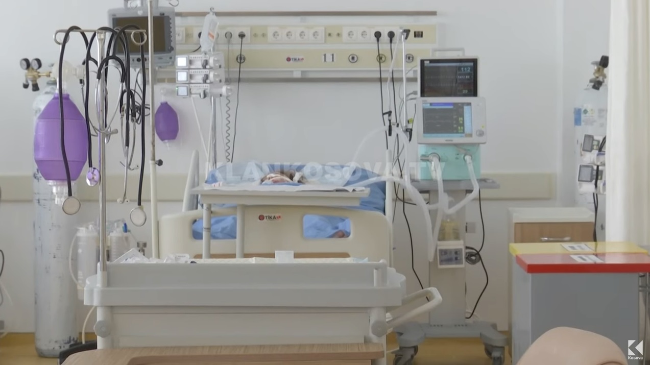 Edhe një anesteziolog i largohet QKUK-së, mbesin vetëm 48