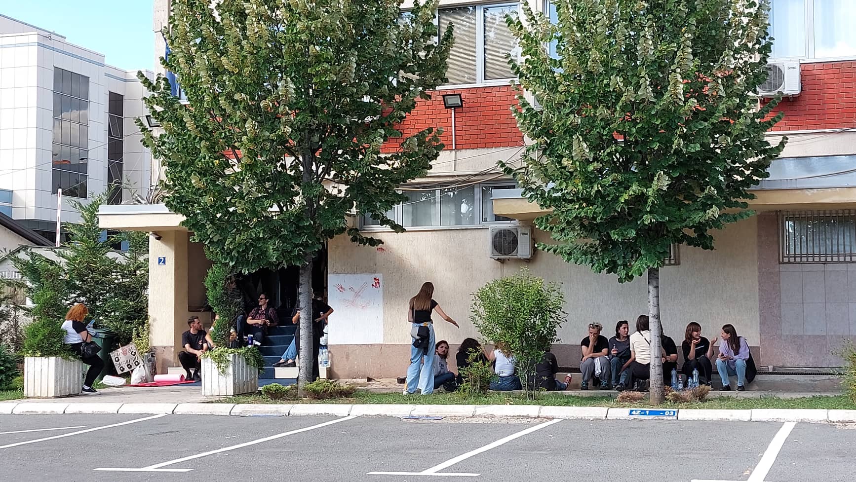 Përfundon, për të vazhduar sërish, protesta kundër dhunës ndaj vajzave