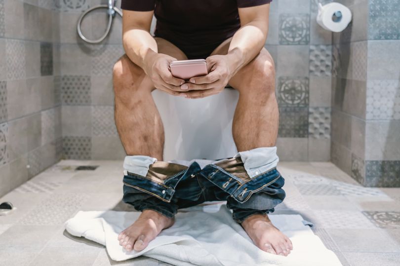 Urinimi që zgjat më shumë se 20 sekonda mund të sinjalizojë probleme shëndetësore