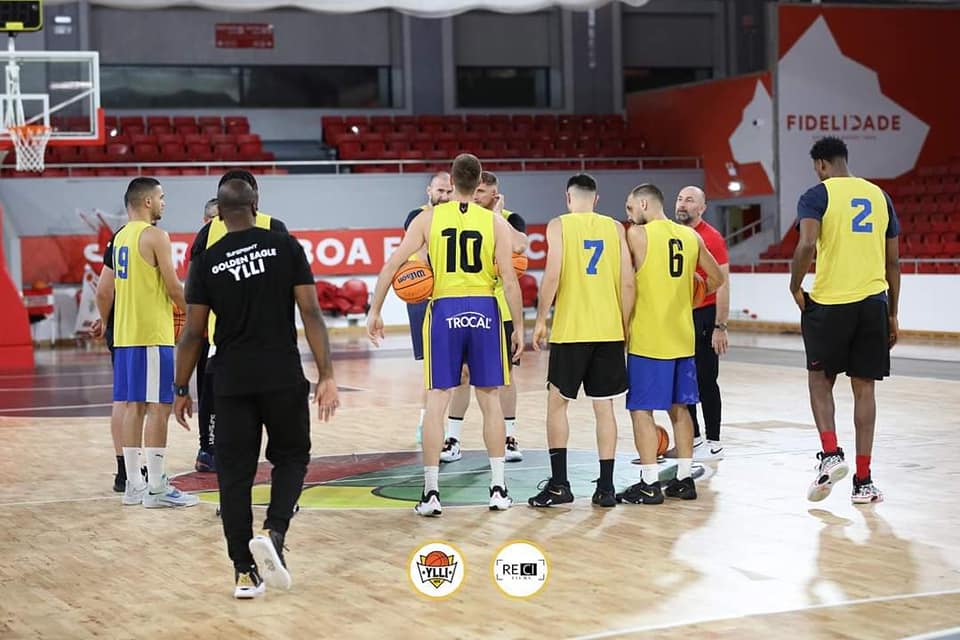 Golden Eagle Ylli zhvillon stërvitjen e parë në Portugali