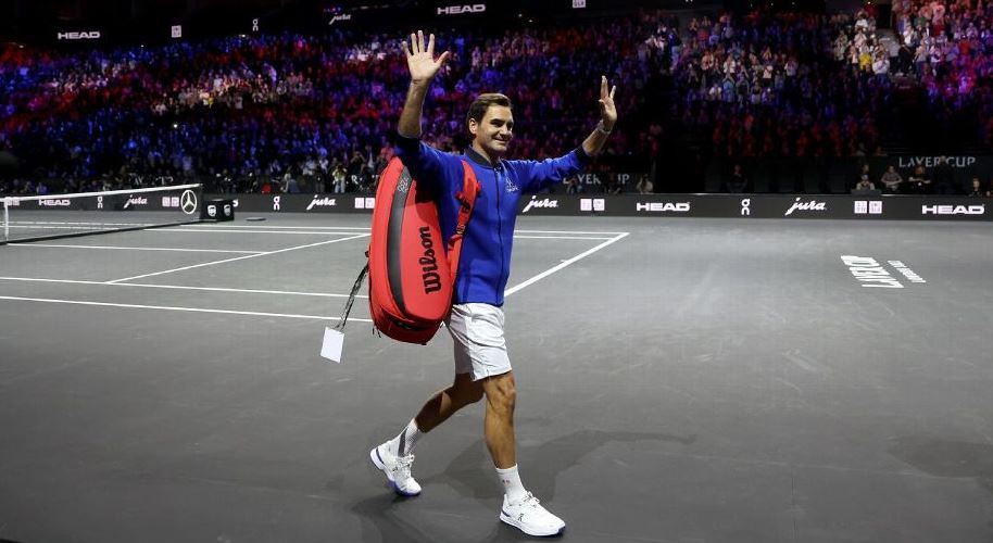 Federer i jep fund karrierës profesionale, duke përlotur shumë lojtarë e tifozë (VIDEO)