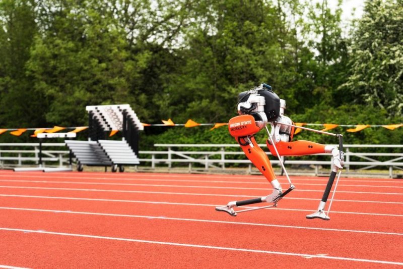 Roboti vrapon 100 metra për 24.73 sekonda, thyen rekordin botëror
