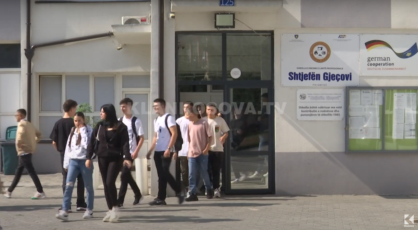 Në “Shtjefën Gjeçovi” veç kryesindikalisti mbajti grevë (VIDEO)