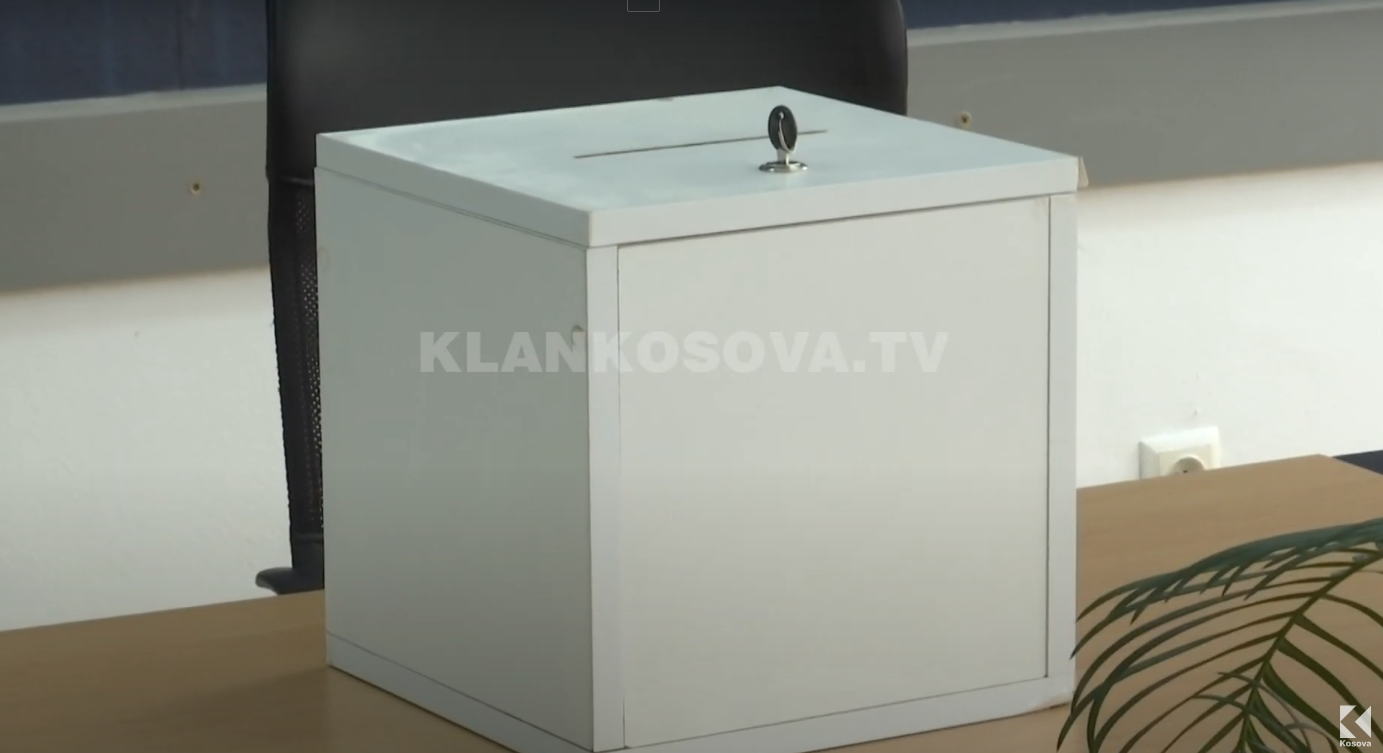 Referendum për grevën - votojnë mësimdhënësit (VIDEO)