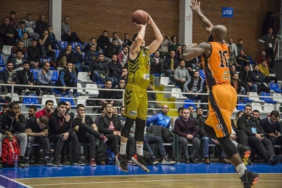 Basketboll, duele interesante në xhiron e katërt
