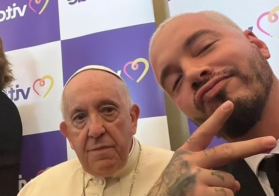 J Balvin takon Papa Françeskun