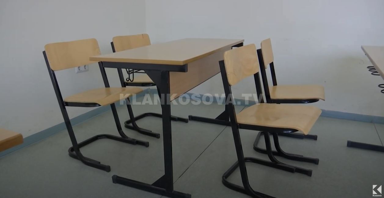 Muaj më parë "s'u shkohej" në shkollë, tash duan t'i kthehen mësimit (VIDEO)
