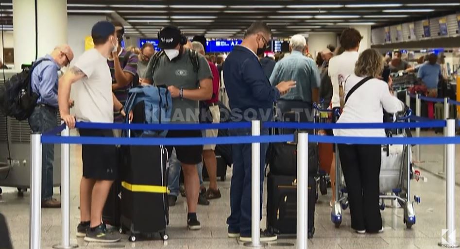 Pilotët e Lufthansas në grevë, anulohen 800 fluturime (VIDEO)