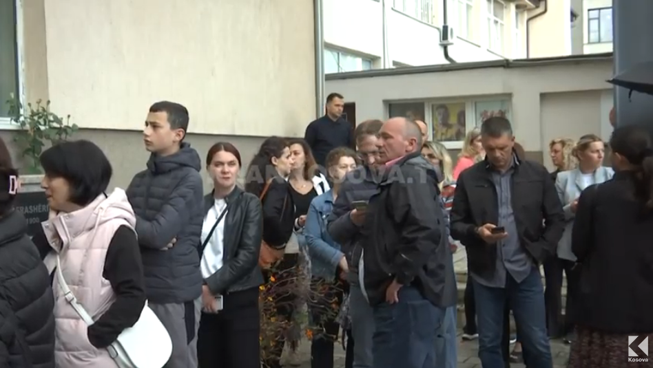 Protesta e prindërve: Ndaleni grevën, gjeni zgjidhje (VIDEO)