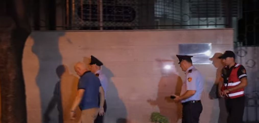 Pamje nga largimi i diplomatëve iranianë nga Shqipëria (VIDEO)