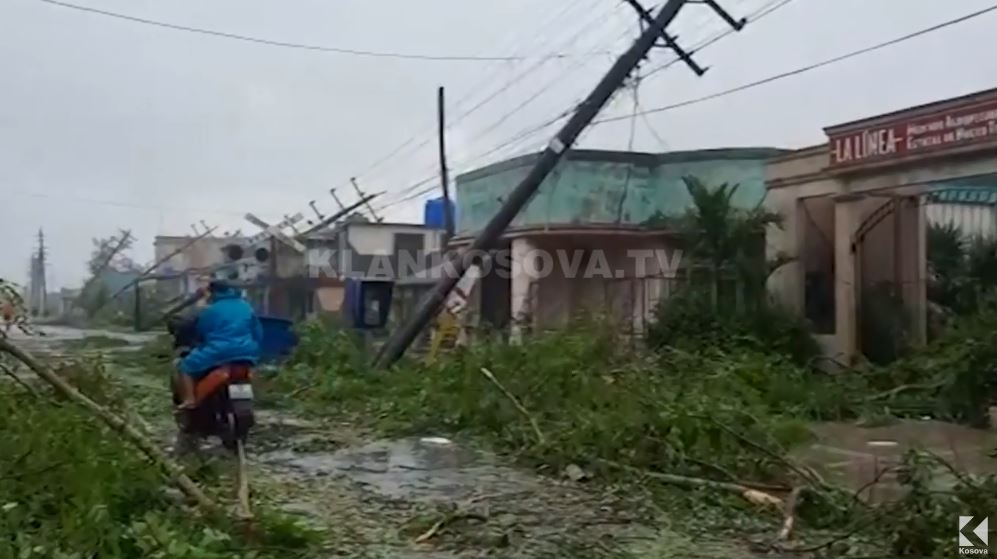 Një milion kubanezë mbesin pa energji, shkak uragani (VIDEO)