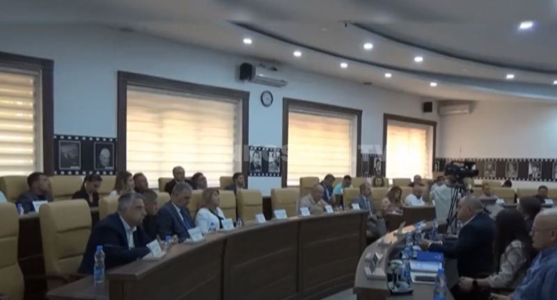 LDK-ja kritikon kryetarin, VV-ja irritohet, seanca dështon (VIDEO)