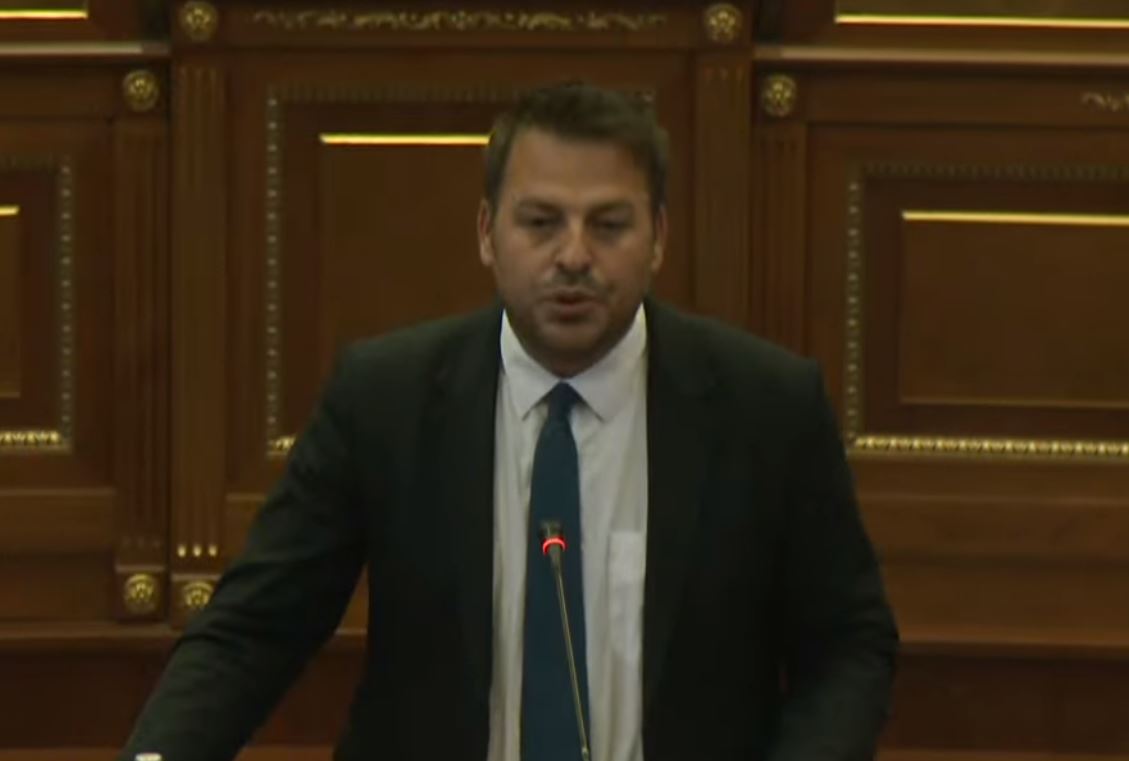 Muja: Në komision nuk ka kaluar projektligji për Trustin