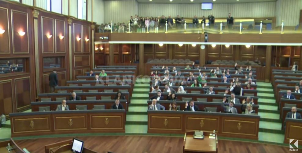 Kuvendi i lë në lloç pensionistët (VIDEO)
