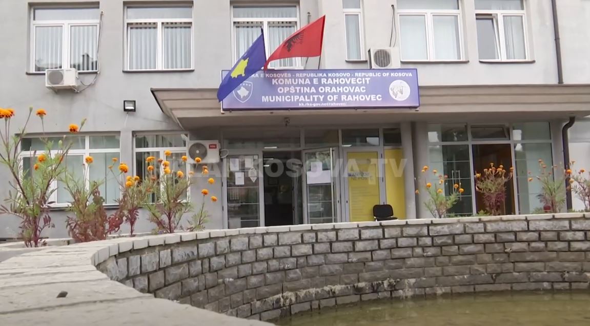 Drejtori u fejua në Gjermani, e la punën në Rahovec (VIDEO)