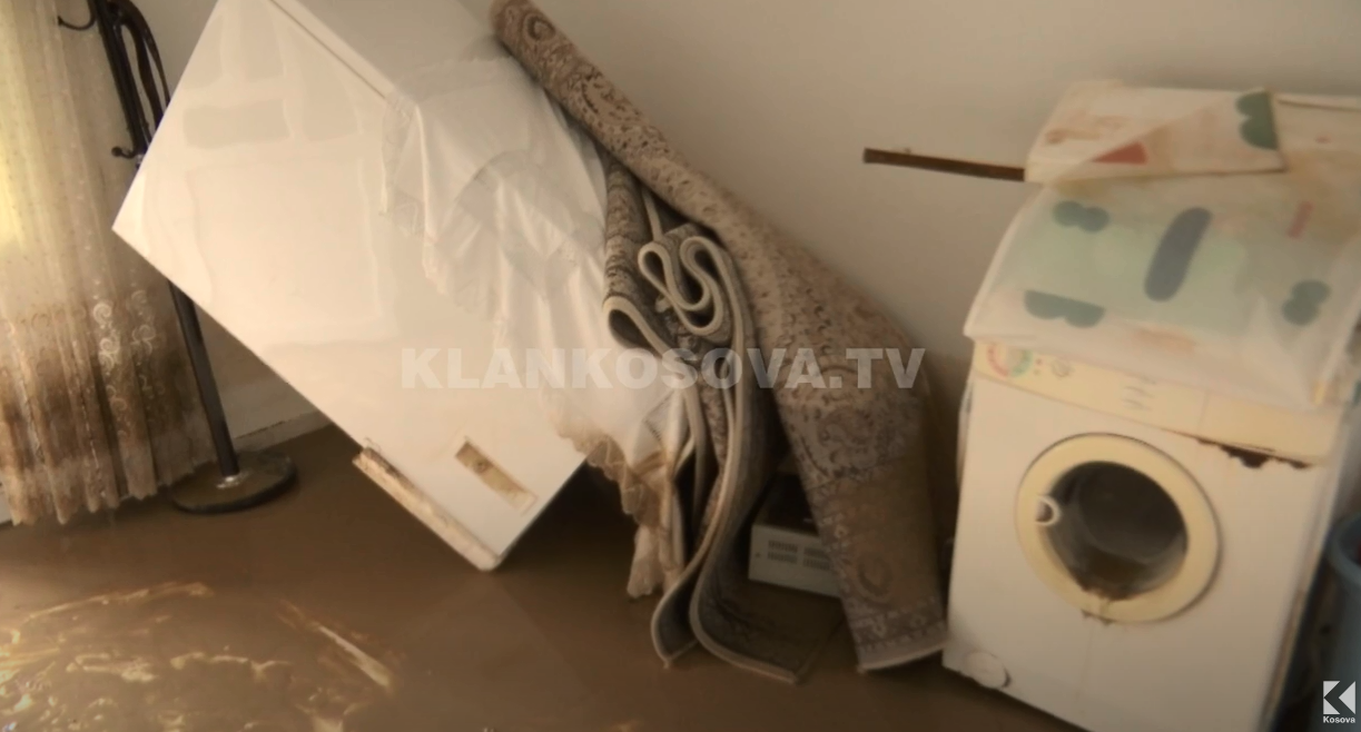Dëmtohen shtëpi, stalla e të mbjella pas reshjeve të mëdha në Rahovec (VIDEO)