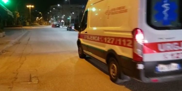 Humb jetën një 68-vjeçar në Berat, dyshohet se u rrëzua nga një pemë