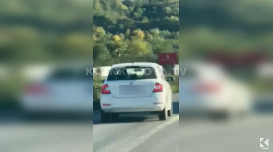 Vozitësi tejkalon në vijë të plotë në Landovicë të Prizrenit (VIDEO)
