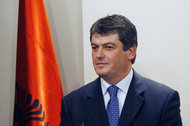 Topi: Jam takuar me të gjithë ish-luftëtarët e UÇK-së në Hagë, kanë kushte të mira aty