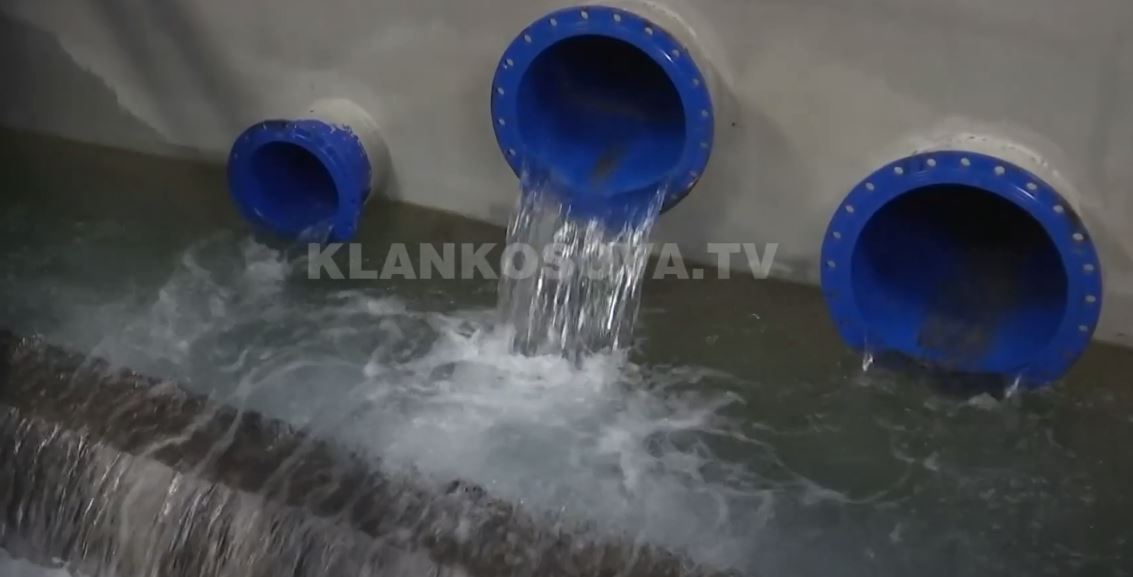 Kursimi i rrymës, ujësjellësit me energji solare (VIDEO)