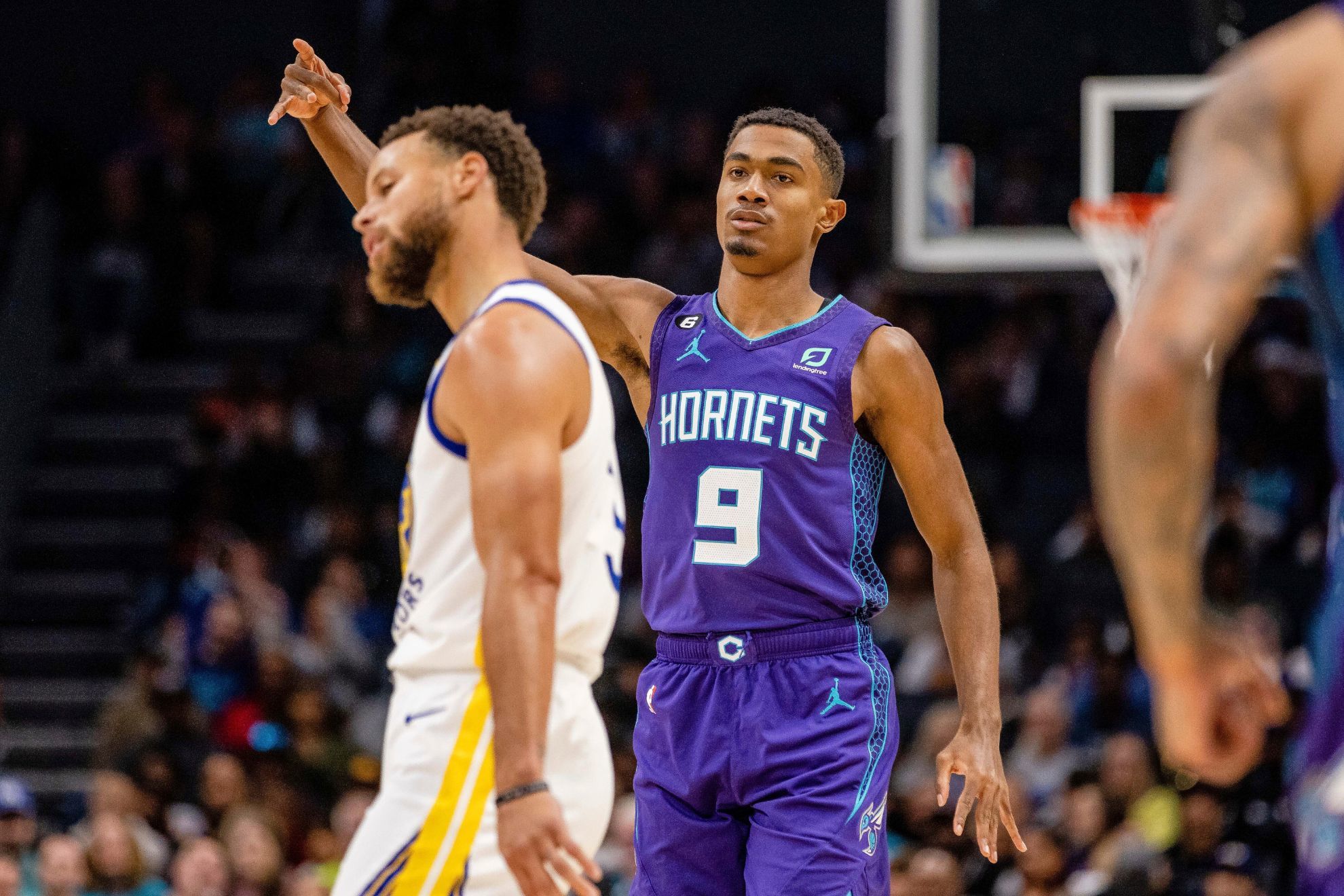 NBA, kampioni njoftohet me humbjen e tretë, Bucks vazhdojnë serinë pa humbje (VIDEO)