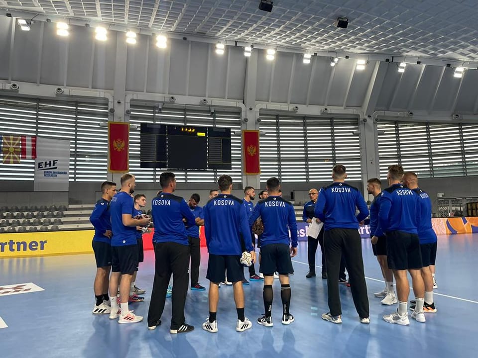 Kombëtarja e Kosovës stërvitet në Podgoricë, atmosferë pozitive para ndeshjes me Malin e Zi
