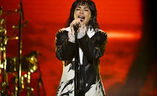 Demi Lovato anulon koncertin, ka sërish probleme me shëndetin