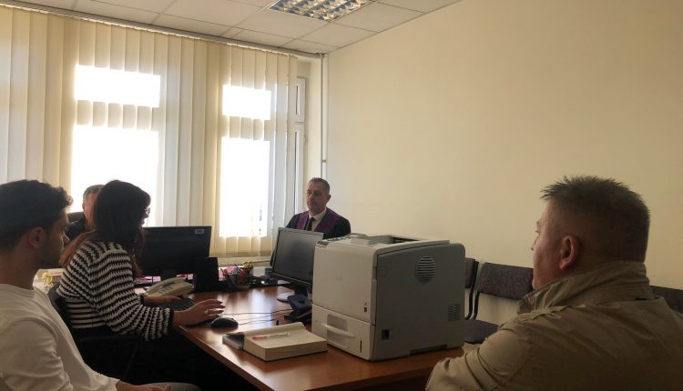 Dënohet me 600 euro gjobë Zafir Berisha pasi pranoi se kanosi kryetarin e Prizrenit, Shaqir Totaj