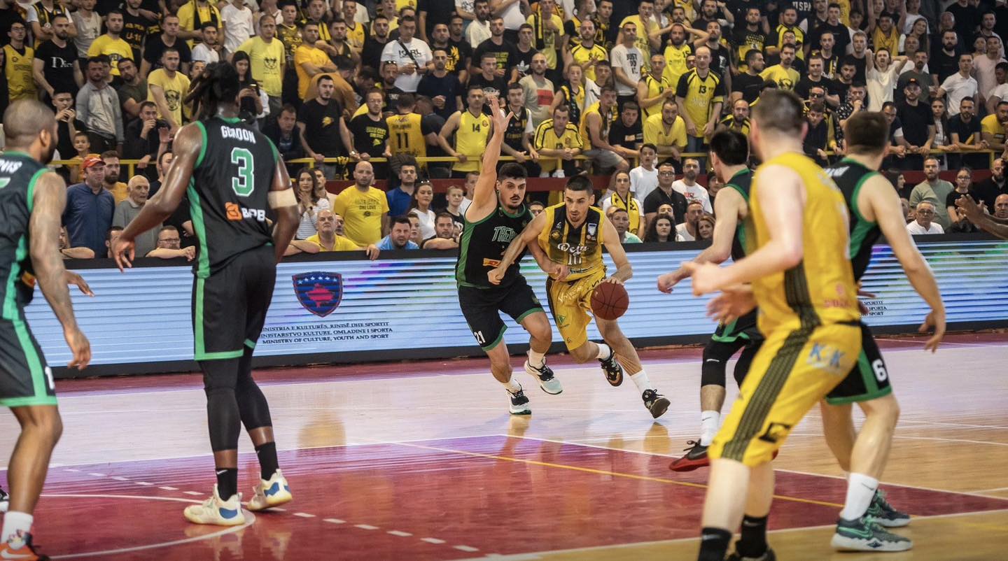 Peja fiton derbin ndaj Trepçës, me 11 pikë epërsi