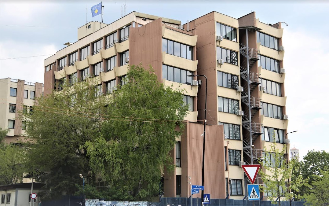 Ngritet aktakuzë ndaj të dyshuarit që iu gjetën katër mijë fishekë në bagazh