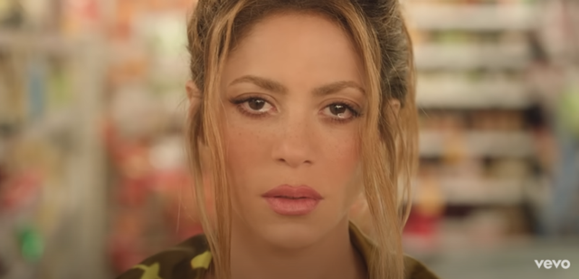 Me lot në sy, Shakira flet për ndarjen nga Pique në këngën e fundit