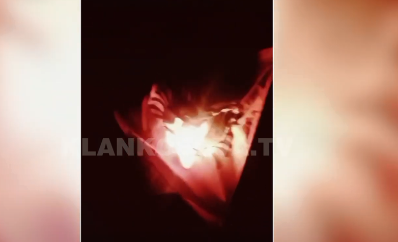 Të miturit serbë djegin flamujt, prindërit i dorëzojnë në polici (VIDEO)