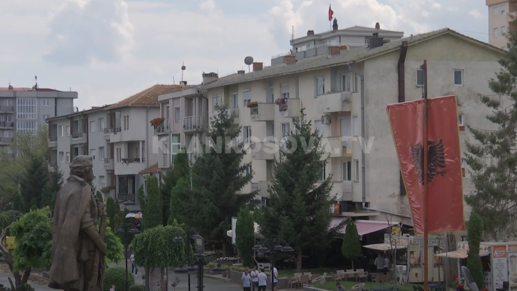 Lapidar i i ri për Adem Jasharin me shokë (VIDEO)