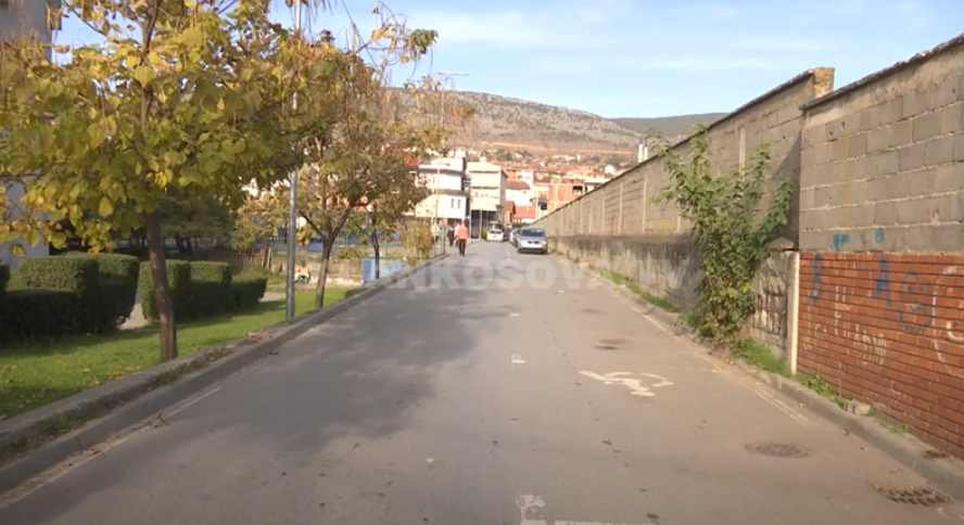 Të dehurit sulmojnë policinë në Rahovec (VIDEO)