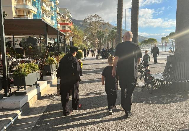 Rama me familjen në Vlorë (FOTO)
