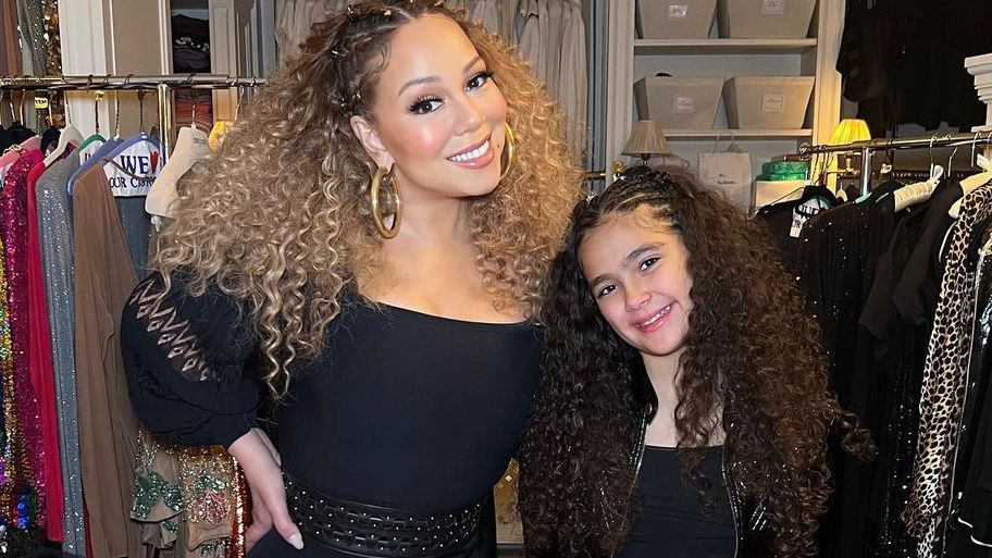 Mariah Carey shfaqet plot stil krah së bijës (FOTO)