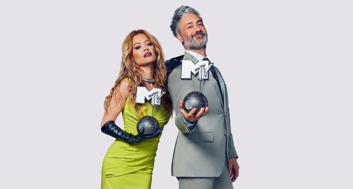 Rita Ora me të dashurin do të jenë nikoqirë të "MTV EMA's 2022"