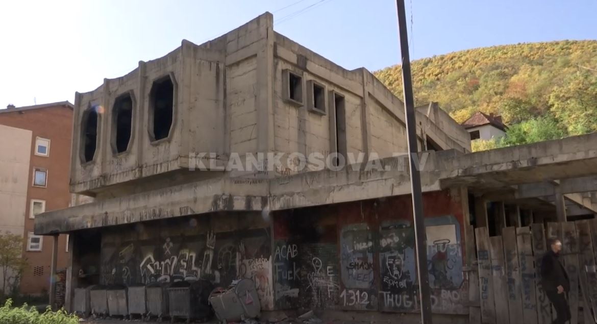 Kinemaja në Mitrovicë që nisi e s’përfundoi kurrë (VIDEO)