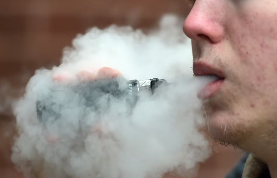 Cigaret elektronike kanë ndikim po aq të keq për zemrën sa edhe ato të zakonshmet