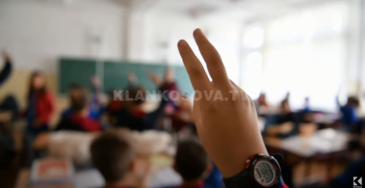 Mbetet dilemë zëvendësimi i orëve, paralajmërohen masa për mësimdhënësit refuzues(VIDEO)