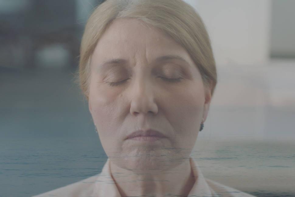 "Vera andrron detin" me regji të Kaltrina Krasniqit e vazhdon premierën në Holandë
