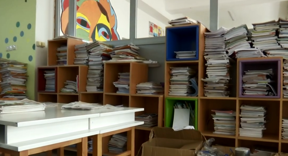 Shkollat riciklojnë librat e papërdorshme (VIDEO)