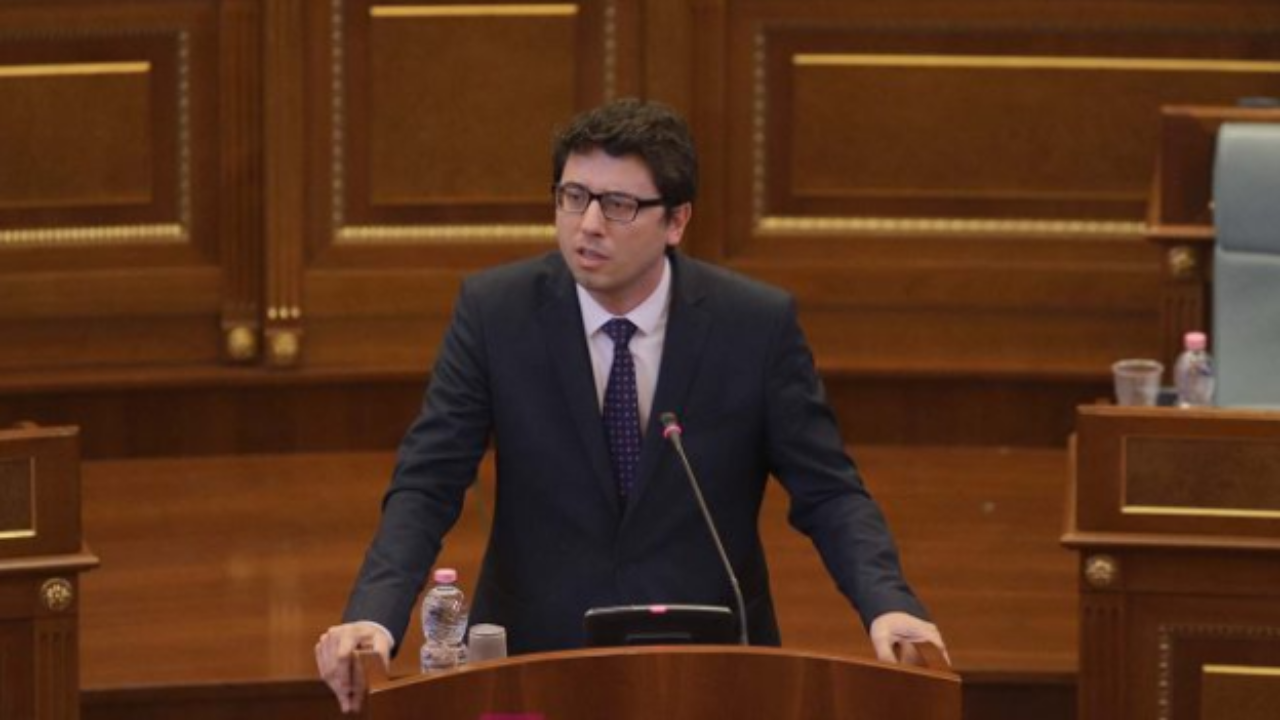 Ministri Murati kërkon miratimin: Buxheti i 2023-ës na kthen në rregullin fiskal të para pandemisë