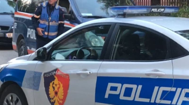 Arrestohen tre persona në Tiranë, u kapën duke shpërndarë lëndë narkotike